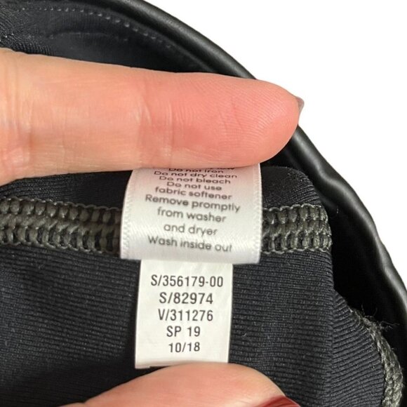 Athleta All Over Gleam Tight Vegan Leather Cropped Pants Black Women’s Size XS - Picture 13 of 14